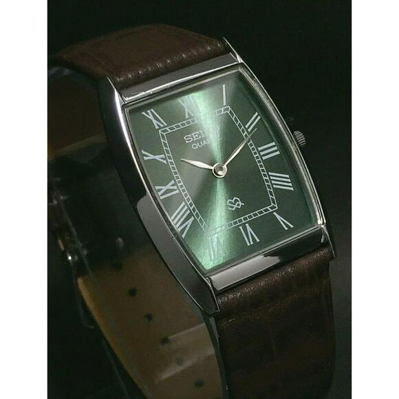 Vintage Style Seiko Quartz Mens Silver Watch & Green accents W/Leather Strap - Picture 3 of 6